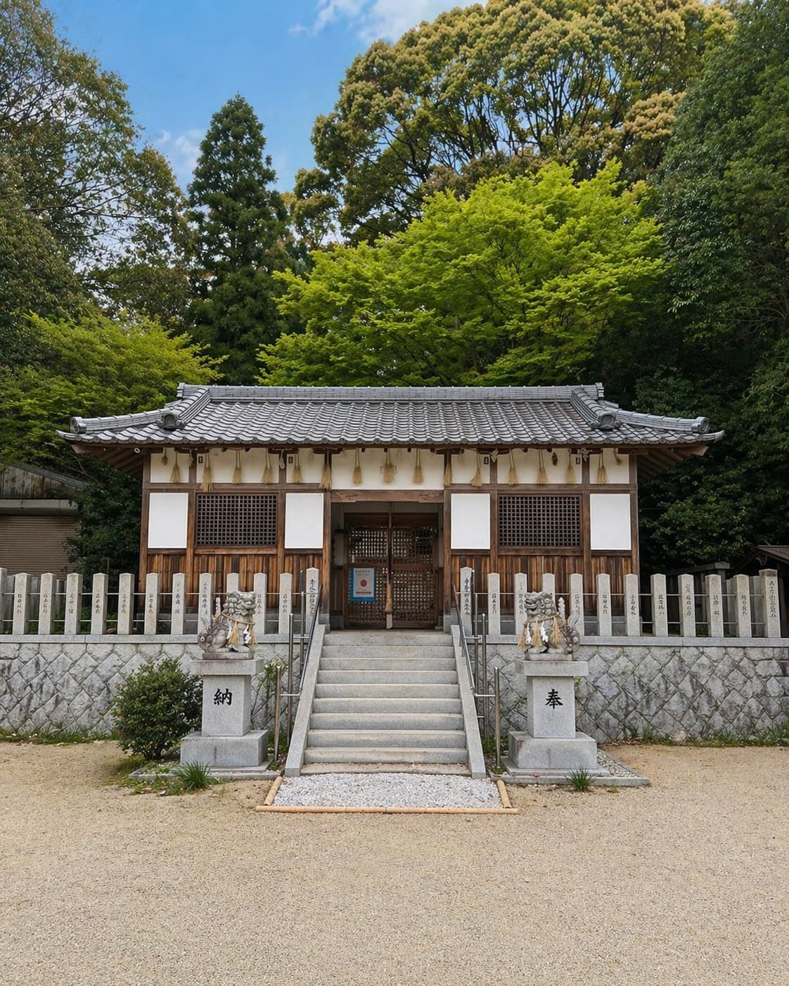 神社の鳥居としめ縄
